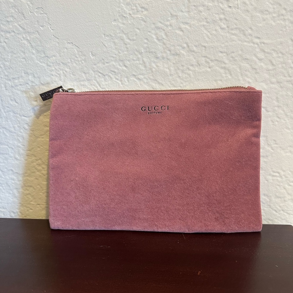 Gucci Pink Rose Velvet Makeup Pouch | Like New